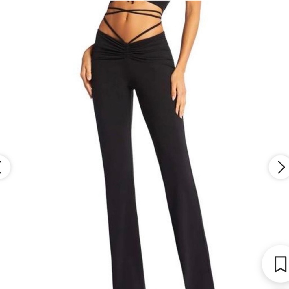 I am Gia halo pants